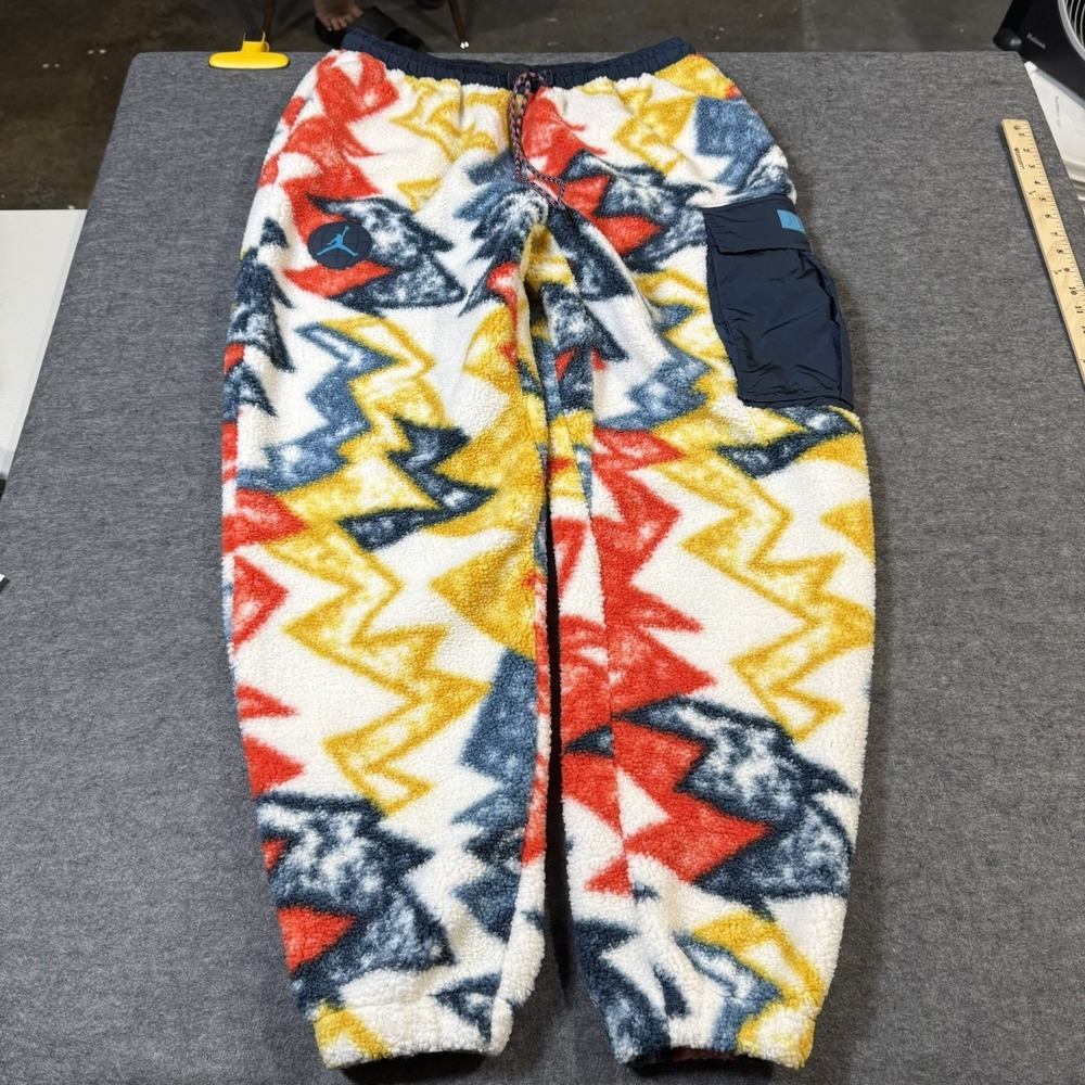 Nike Air Jordan Essential Statement Sherpa Jogger Pants DC9730-133 Size Large